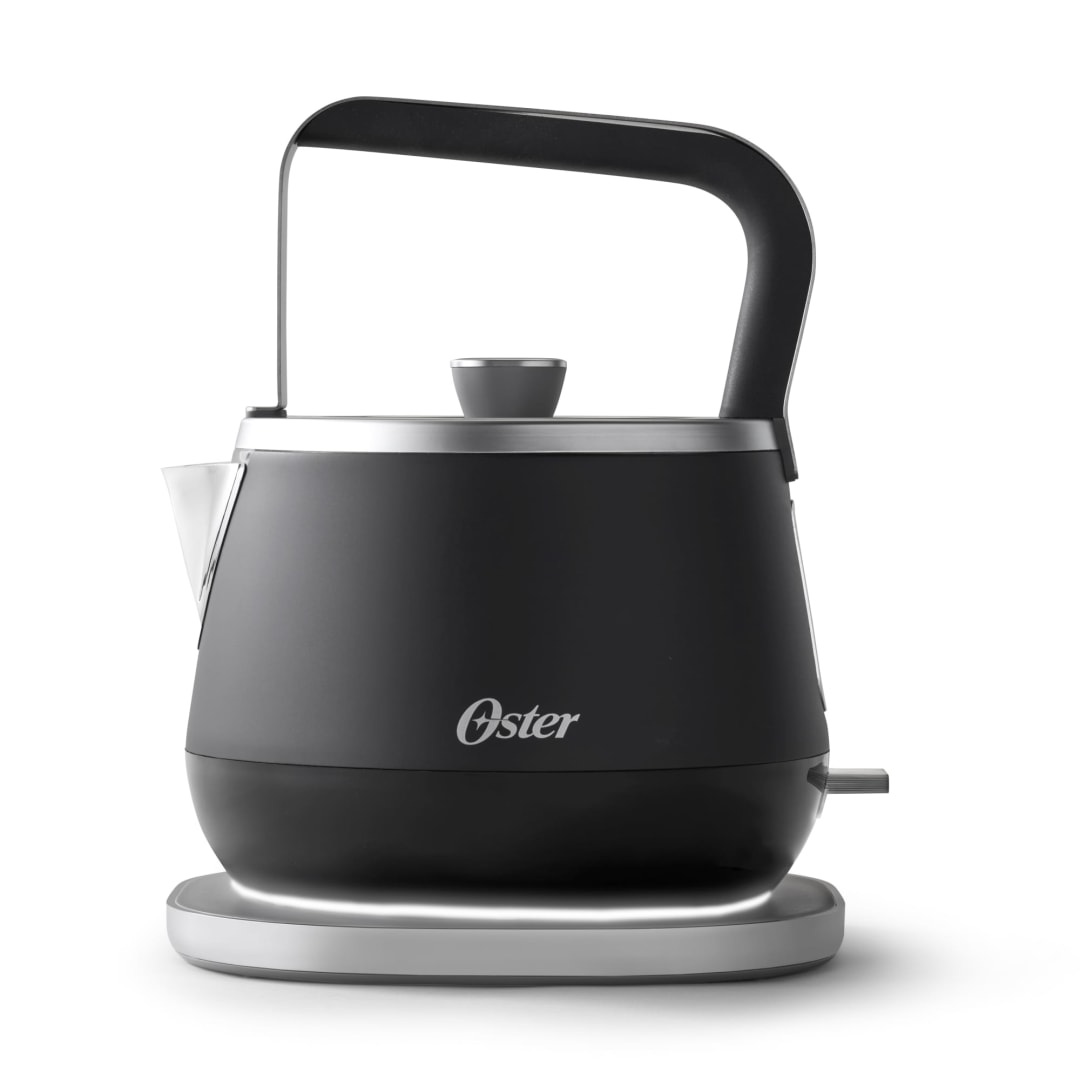 Oster® Hervidor Eléctrico Premium, Capacidad de 1.5L, Fino Acabado en Acero Inoxidable, BVSTKT4510B