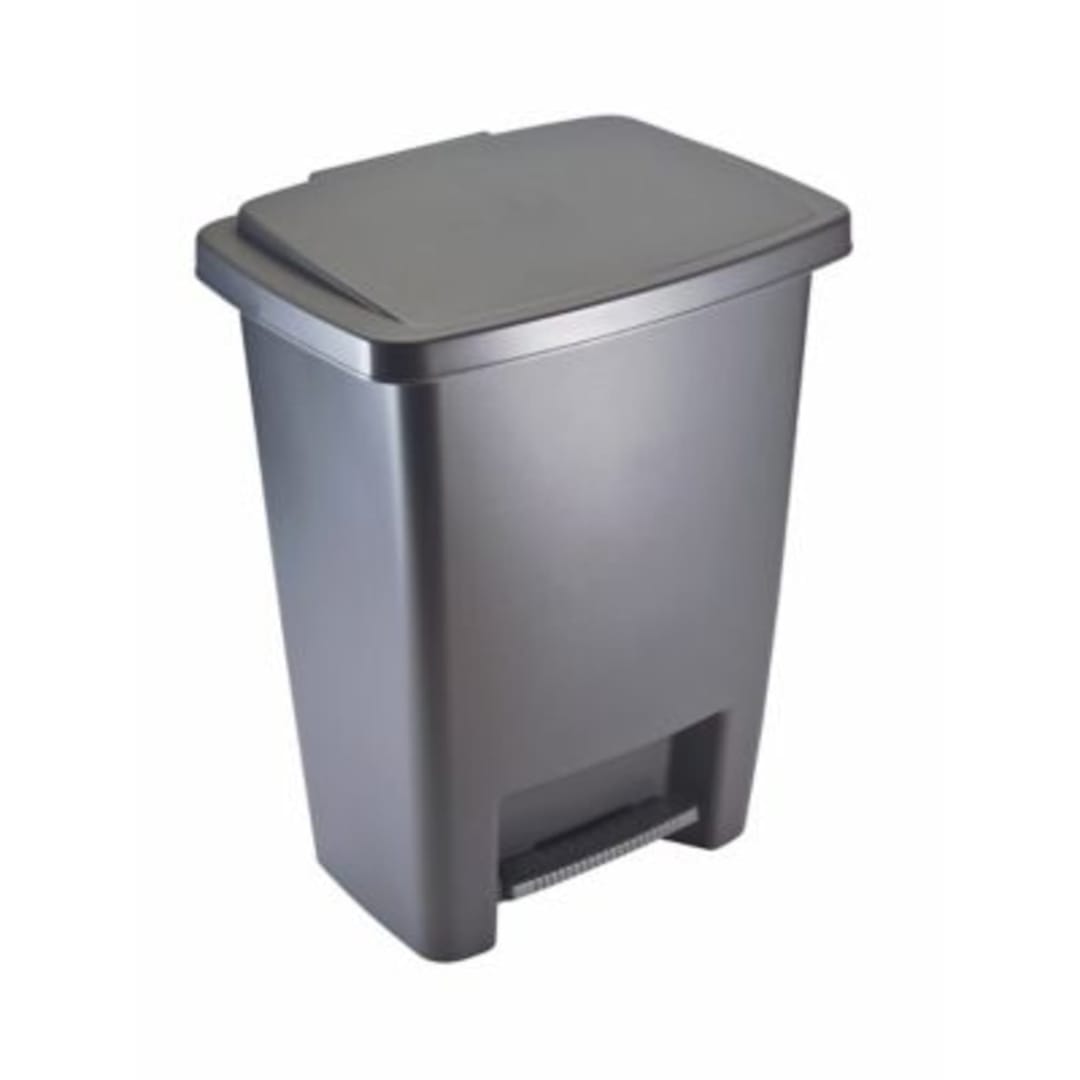 Rubbermaid Step-On Waste Can, 33 Quart, White
