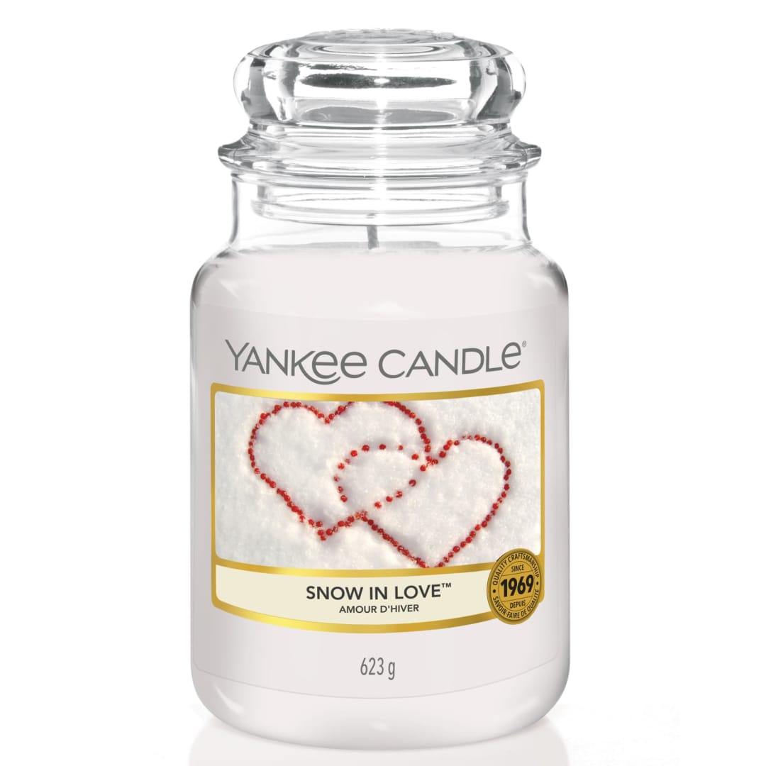 Yankee Candle® Scented Candle | Snow In Love Large Jar Candle | Burn Time: up to 150 Hours