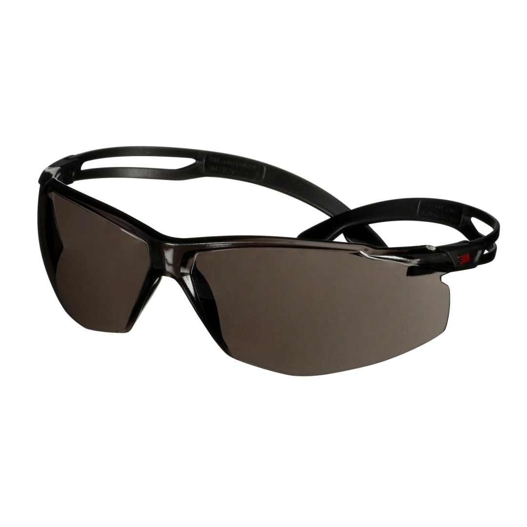 3M™ SecureFit™ 500 İş Güvenliği Gözlükleri, Siyah çerçeve, Scotchgard™ Buğu Önleyici / Çizilmeye Dayanıklı Kaplama (K ve N), Gri lens, SF502SGAF-BLK-EU, 20/Kutu