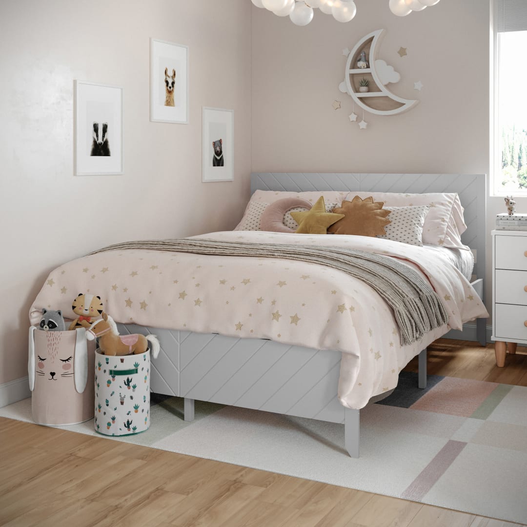 Full Platform Bed Frame with Chevron Headboard and Footboard and Wood Slat Foundation in Gray