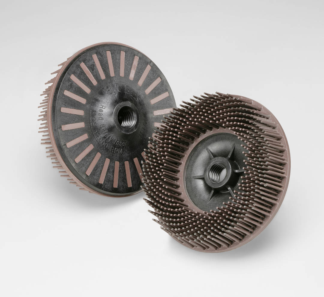 Disco Bristle™ Scotch-Brite™ Radial –  Diâmetro de 114 mm,  Rosca de 5/8", Grão 36, Marrom