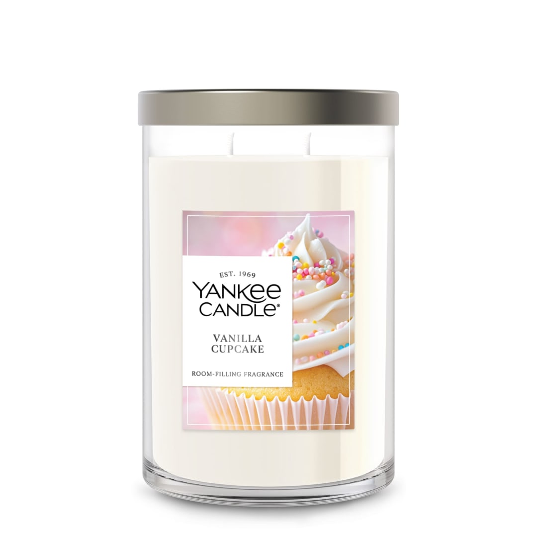 Yankee Candle® Large Tumbler Scented Candle with up to 80 Hour Burn Time, Premium Plant Wax Blend for Consistent Burn, 20 oz Tumbler Candle with Room Filling Fragrance, Vanilla Cupcake