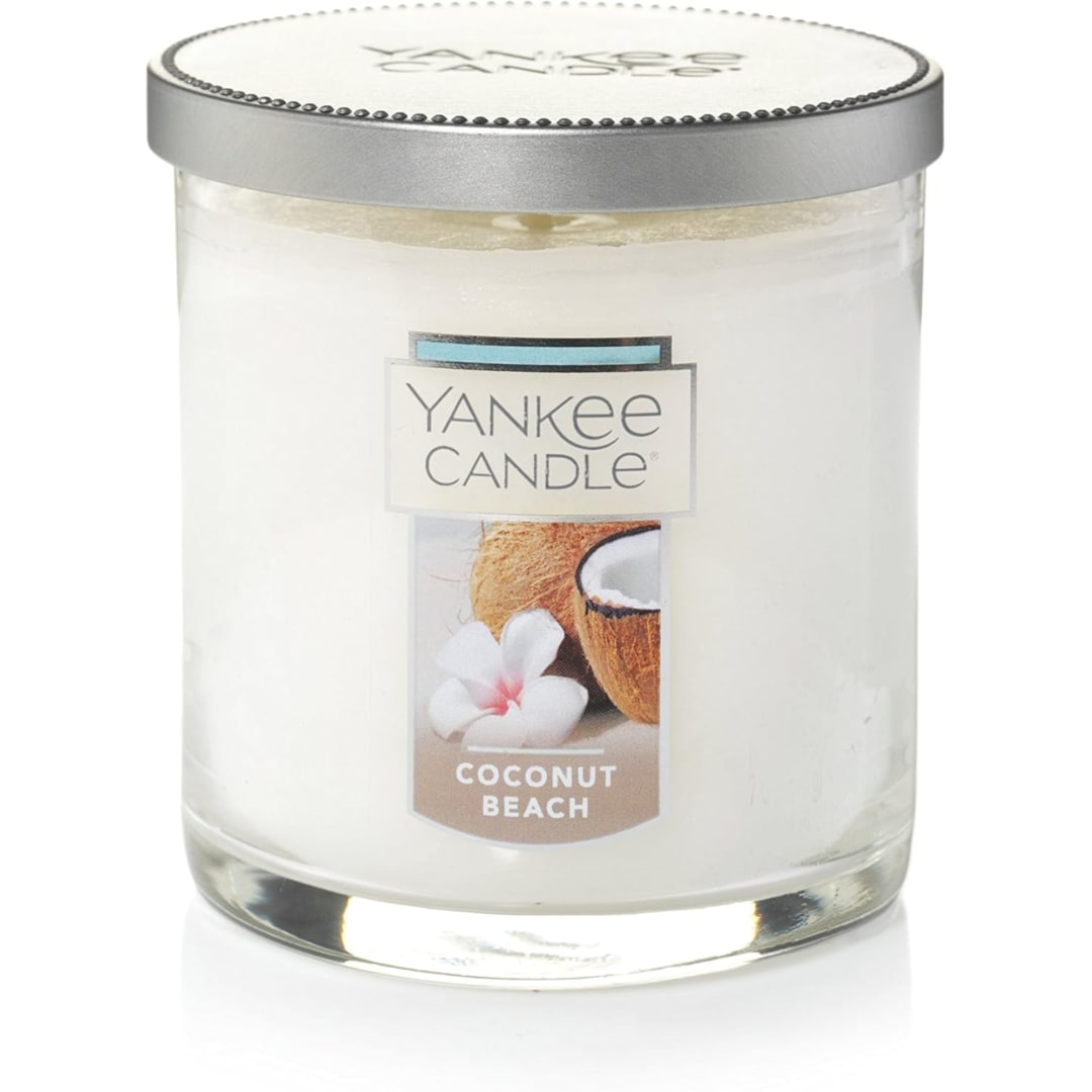 Yankee Candle Passion Fruit Martini Scented, Classic 22oz Large Jar Single Wick Candle, Over 110 Hours of Burn Time