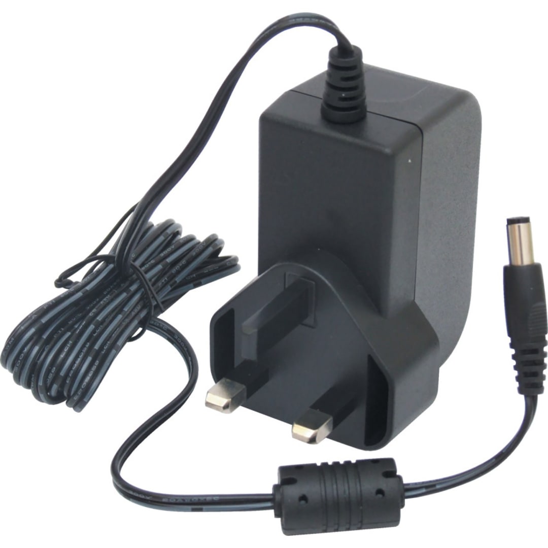 DY LM ADAPTOR M/C 240V. UK