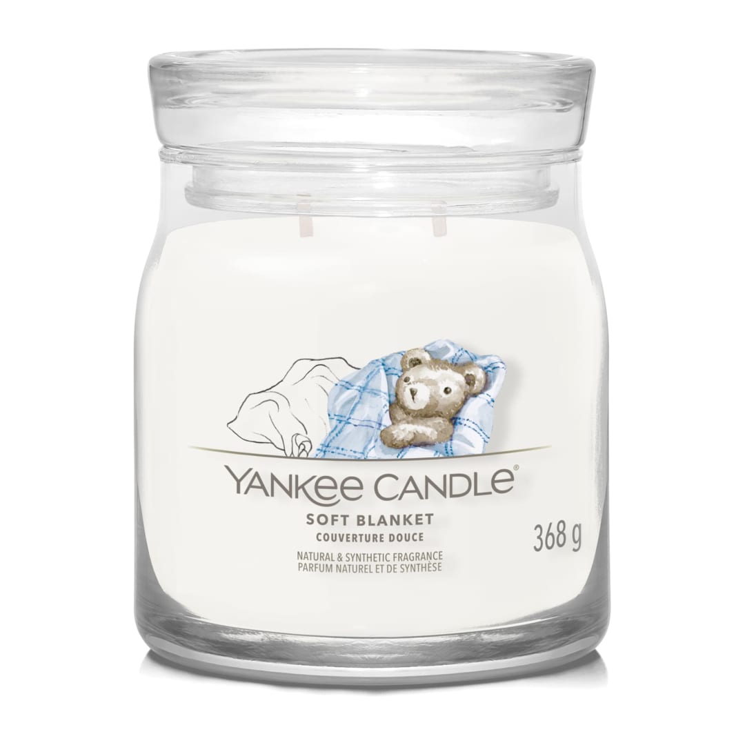 Yankee Candle® Signature Scented Candle | Soft Blanket Medium Jar Candle with Double Wicks | Soy Wax Blend Long Burning Candle
