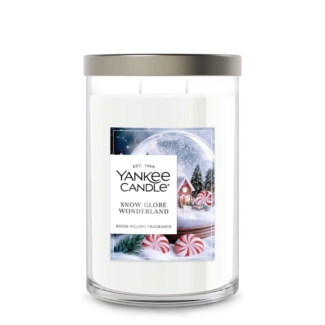 Yankee Candle Large Tumbler Scented Candle with up to 80 Hour Burn Time, Premium Plant Wax Blend for Consistent Burn, 20 oz Tumbler Candle with Room Filling Fragrance, Snow Globe Wonderland
