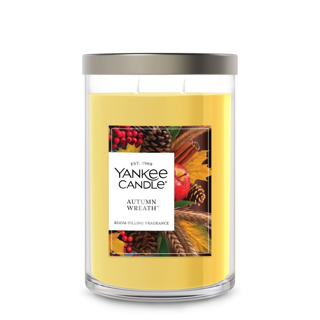 Yankee Candle® Large Tumbler Scented Candle with up to 80 Hour Burn Time, Premium Plant Wax Blend for Consistent Burn, 20 oz Tumbler Candle with Room Filling Fragrance, Autumn Wreath