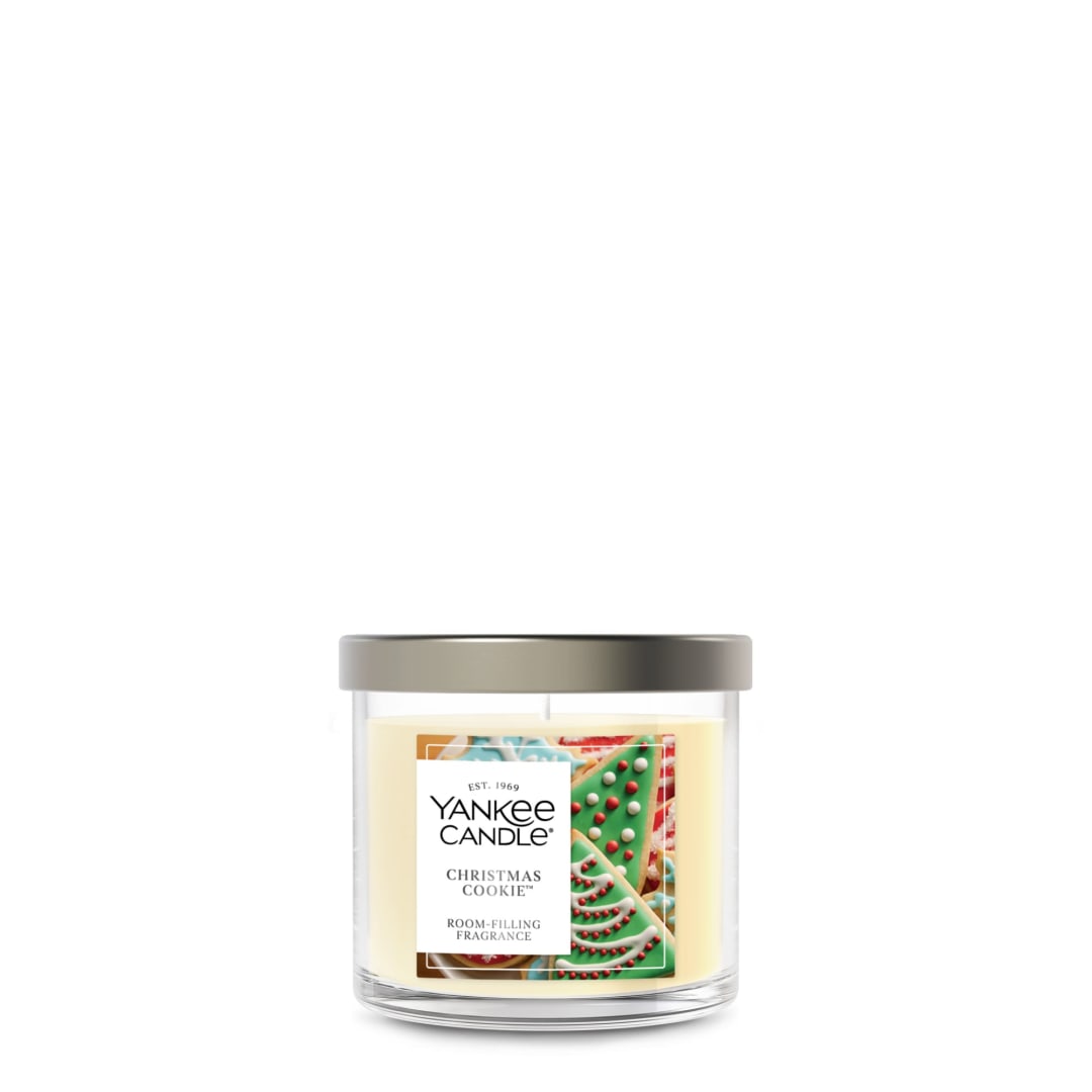 Yankee Candle Small Tumbler Scented Candle with up to 40 Hour Burn Time, Premium Plant Wax Blend for Consistent Burn, 4.3 oz Tumbler Candle with Room Filling Fragrance, Christmas Cookie