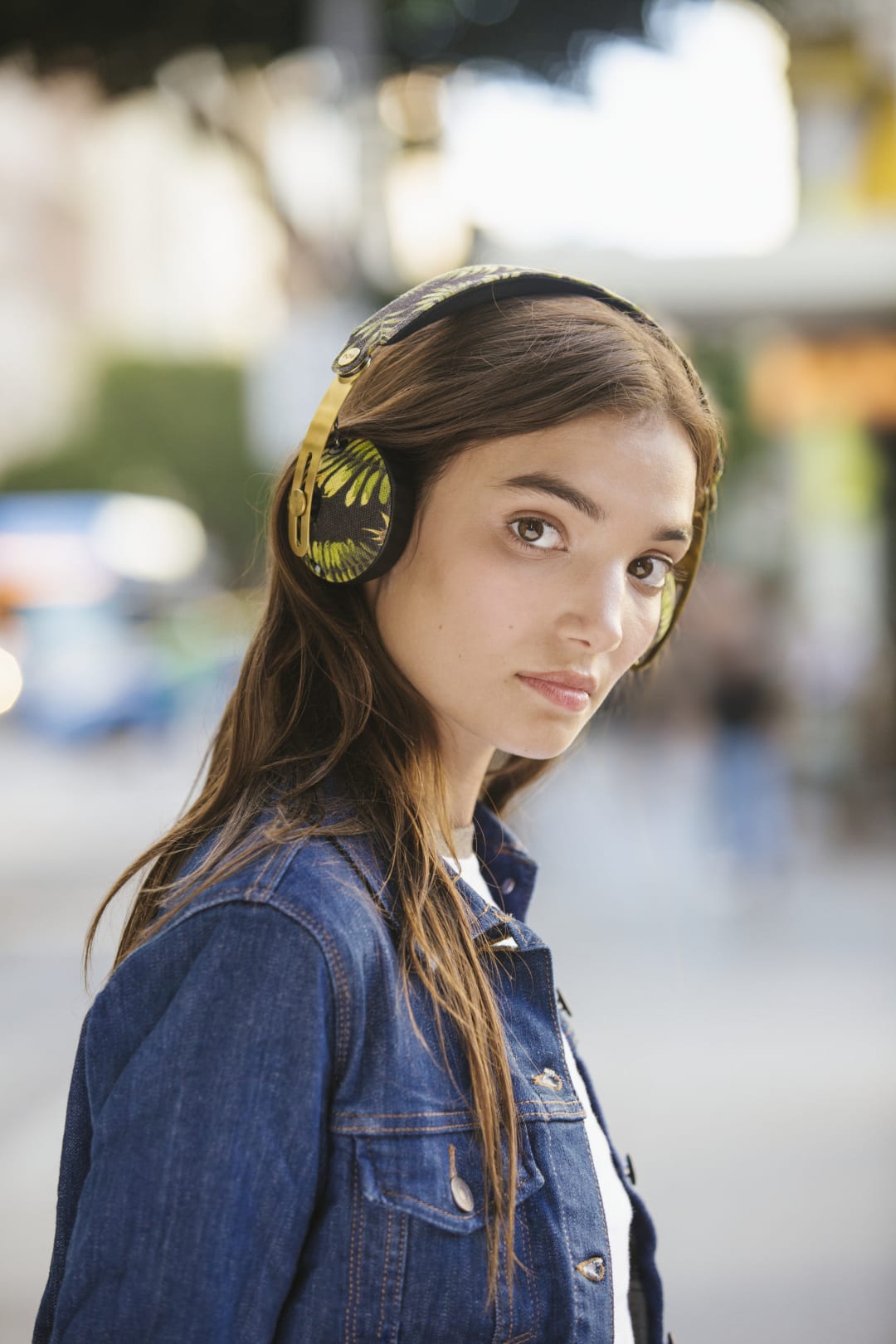 Rise BT On Ear Headphone Palm