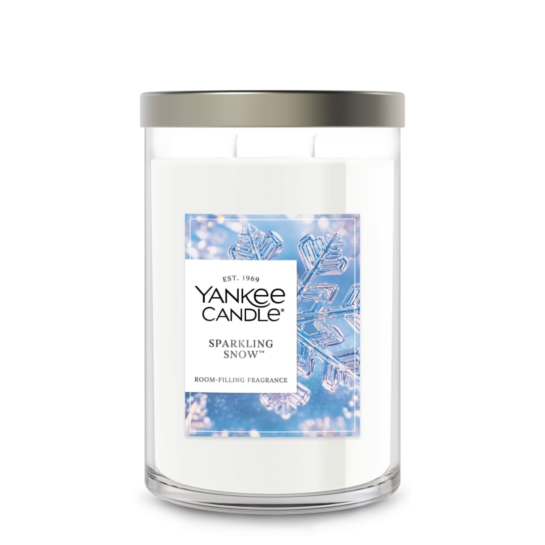 Yankee Candle Large Tumbler Scented Candle with up to 80 Hour Burn Time, Premium Plant Wax Blend for Consistent Burn, 20 oz Tumbler Candle with Room Filling Fragrance, Sparkling Snow