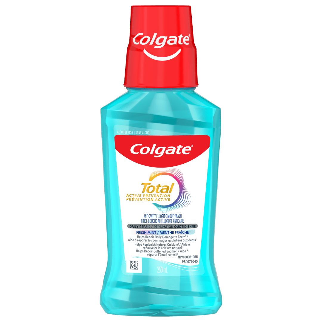 Rince-bouche Colgate Total Réparation quotidienne Menthe fraîche, 250 mL