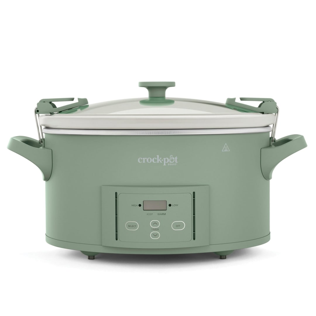 Crock-Pot 7 Qt Slow Cooker with Travel Bag, Programmable Slow Cooker, Countdown Timer and Digital Display, Oat Milk