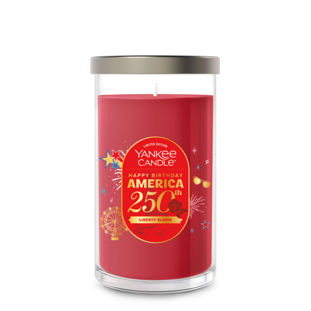 Yankee Candle Liberty Bloom Medium Pillar Candle