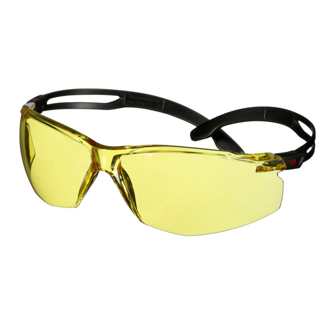 3M™ SecureFit™ 500 İş Güvenliği Gözlükleri, Siyah çerçeve, Scotchgard™ Buğu Önleyici / Çizilmeye Dayanıklı Kaplama (K ve N), Kehribar lens, SF503SGAF-BLK-EU, 20/Kutu