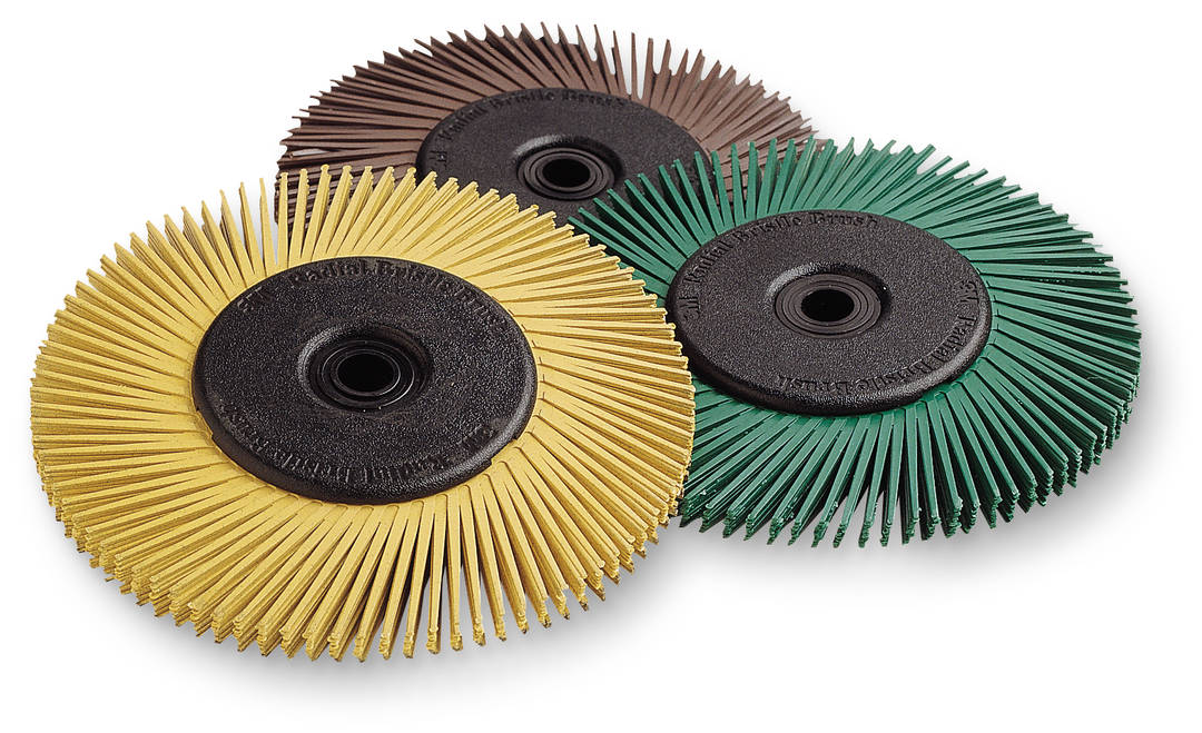 Escova Bristle™ Scotch-Brite™ Radial – Diâmetro de 152,4 mm, Grão 50, Verde = cerdas grossas