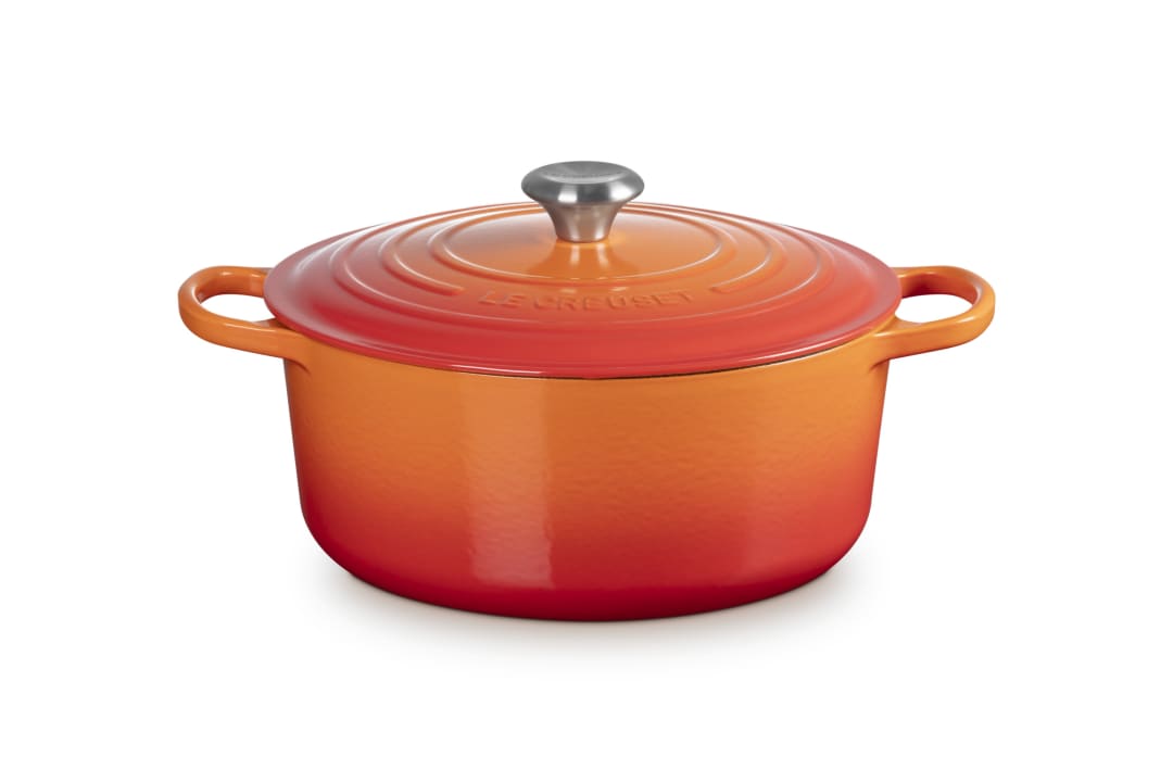 Signature Round Dutch Oven, 7.25 qt. - Flame