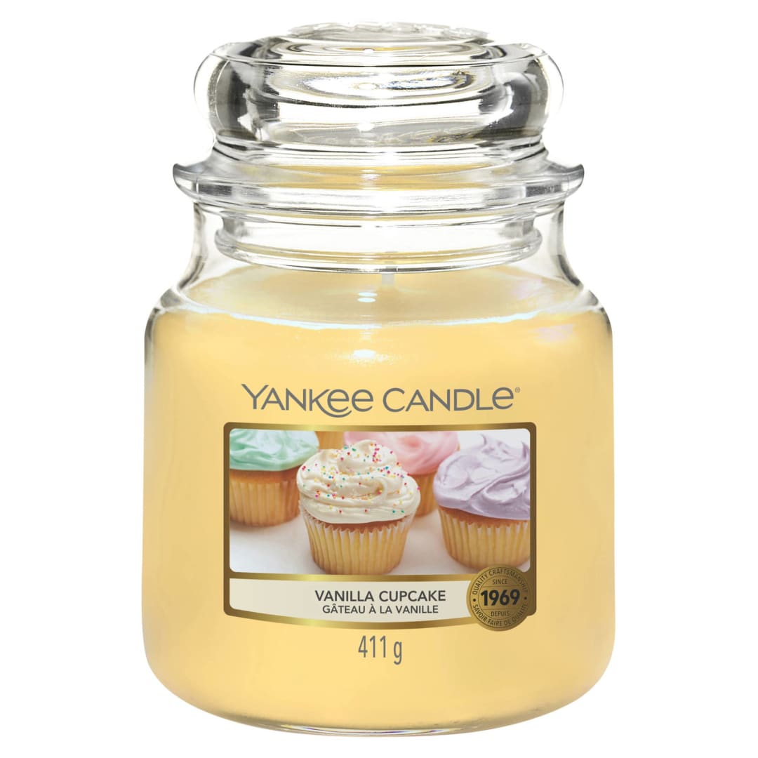 Yankee Candle® Scented Candle | Vanilla Cupcake Medium Jar Candle| Long Burning Candles: up to 75 Hours | Gifts for Women