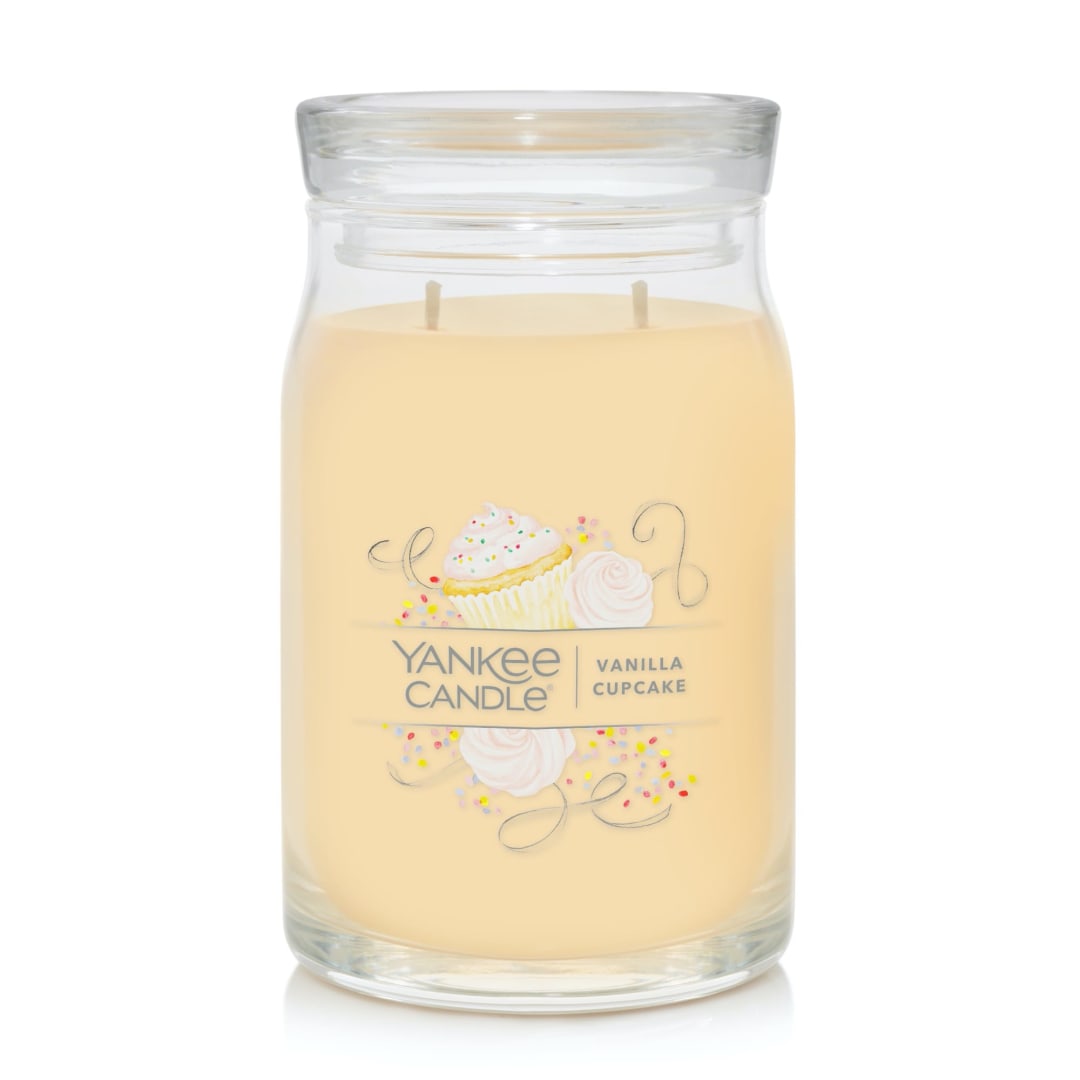 Yankee Candle® Vanilla Cupcake Signature Large Jar Candle
