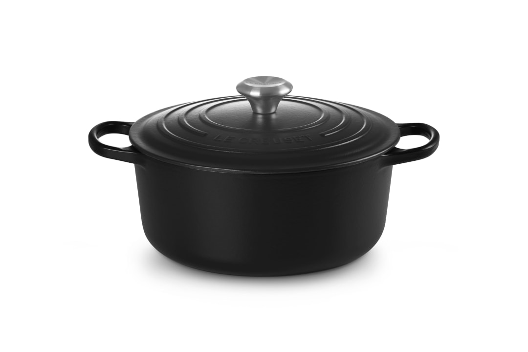 Signature Round Dutch Oven, 5.5 qt. - Licorice