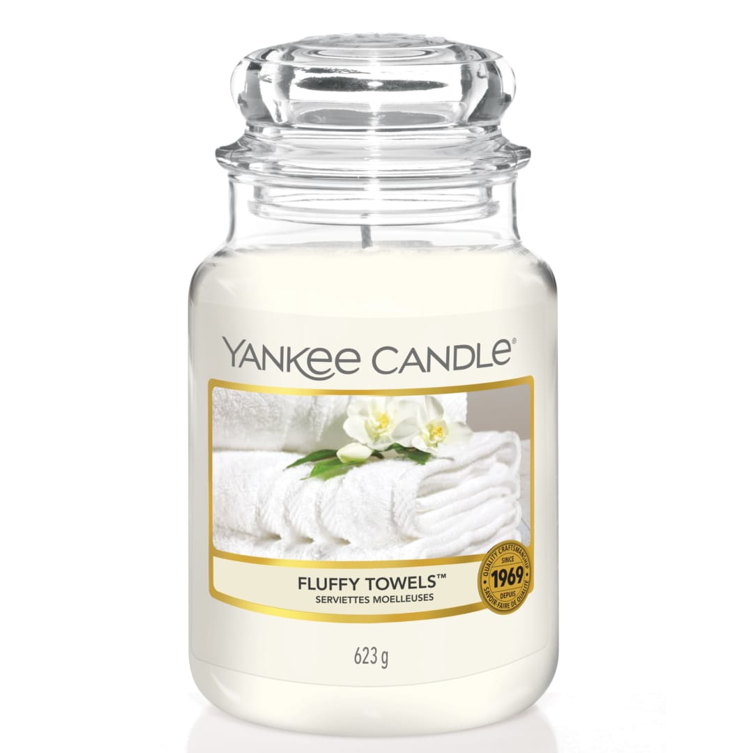 Yankee Candle® Scented Candle | Fluffy Towels Large Jar Candle | Burn Time: up to 150 Hours