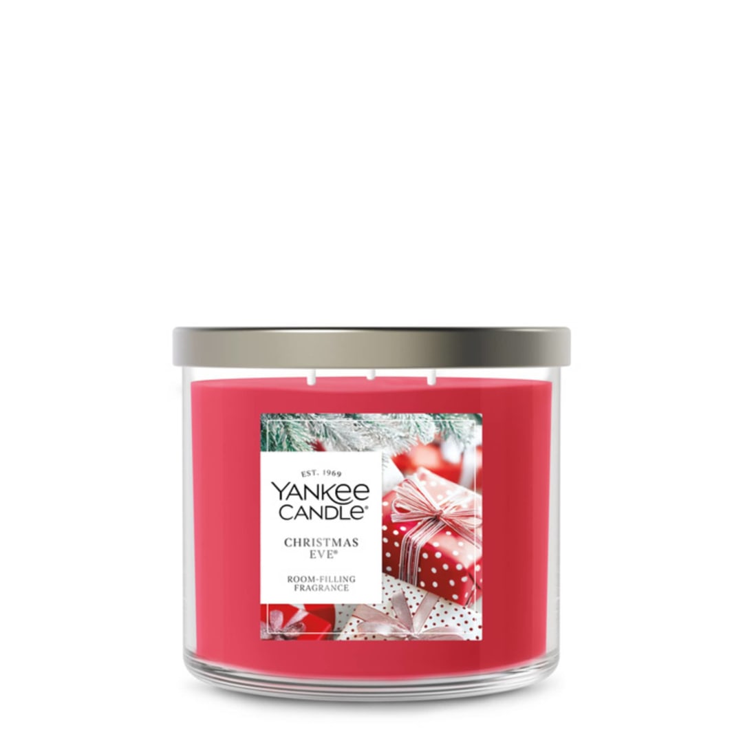 Yankee Candle 3 Wick Candle Jar, Scented Candle with up to 40 Hours of Burn Time, Premium Plant Wax Blend for Consistent Long Lasting Scent from First to Last Burn, Christmas Eve