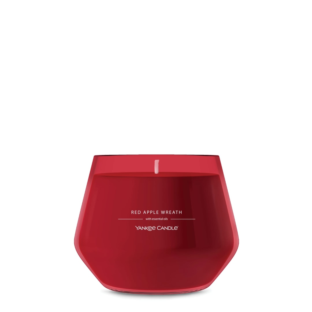 Yankee Candle® Studio Scented Candle with up to 50 Hour Burn Time, Premium Plant Wax Blend for Consistent Burn, 10 oz Jar Candle with Room Filling Fragrance, Red Apple Wreath