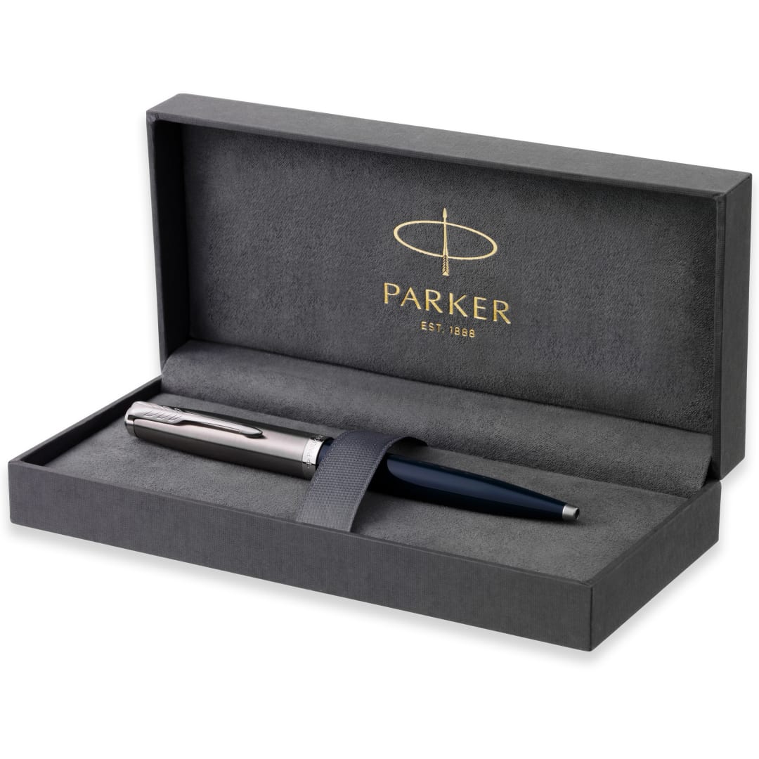 Parker 51 bolígrafo | cuerpo azul medianoche con adorno cromado | punta mediana con recambio de tinta negra | estuche de regalo