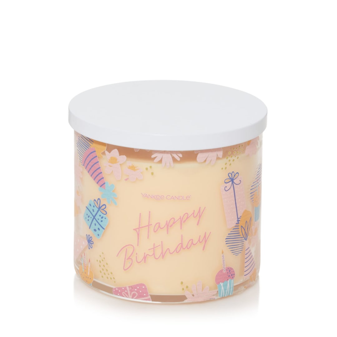 Yankee Candle® Happy Birthday (Vanilla Cupcake) 3-Wick Candle