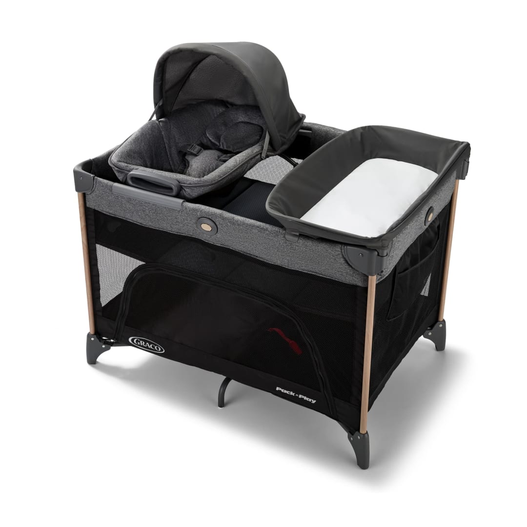 Graco® Pack n' Play® Close2Baby Seat Lux Playard