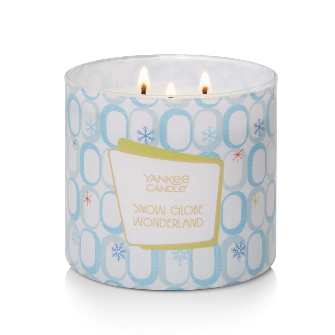 Yankee Candle Snow Globe Wonderland 3-Wick Candle