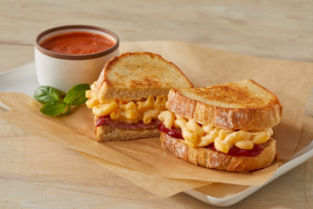 Kettle Collection Traditional Macaroni and Cheese with Elbow Pasta, 6 x 3 lb