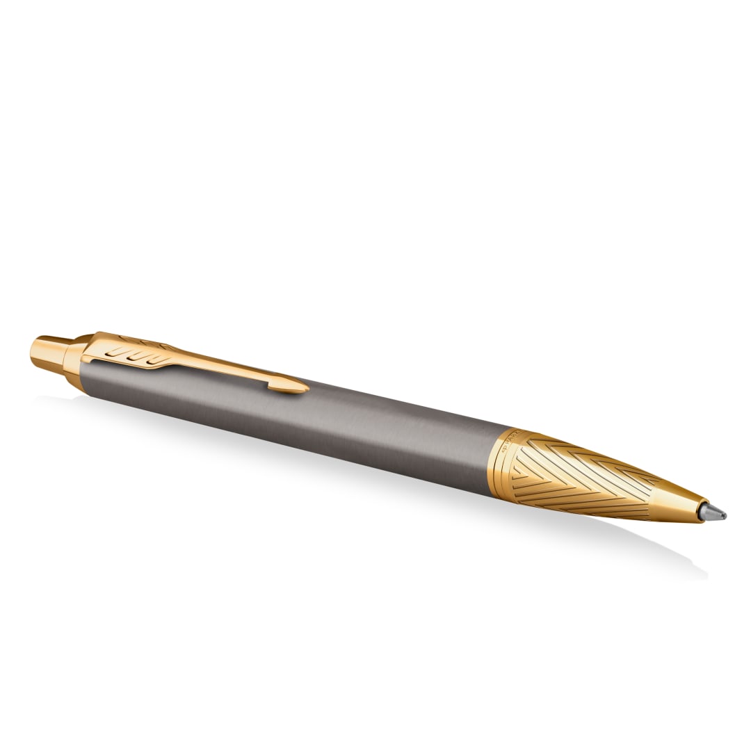 Bolígrafo Parker IM colección Parker Pioneerslacado gris con capuchón y adornos doradospunta mediatinta azul