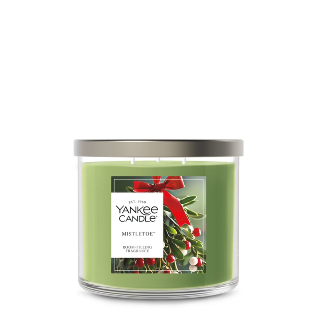 Yankee Candle 3 Wick Candle Jar, Scented Candle with up to 40 Hours of Burn Time, Premium Plant Wax Blend for Consistent Long Lasting Scent from First to Last Burn, Mistletoe