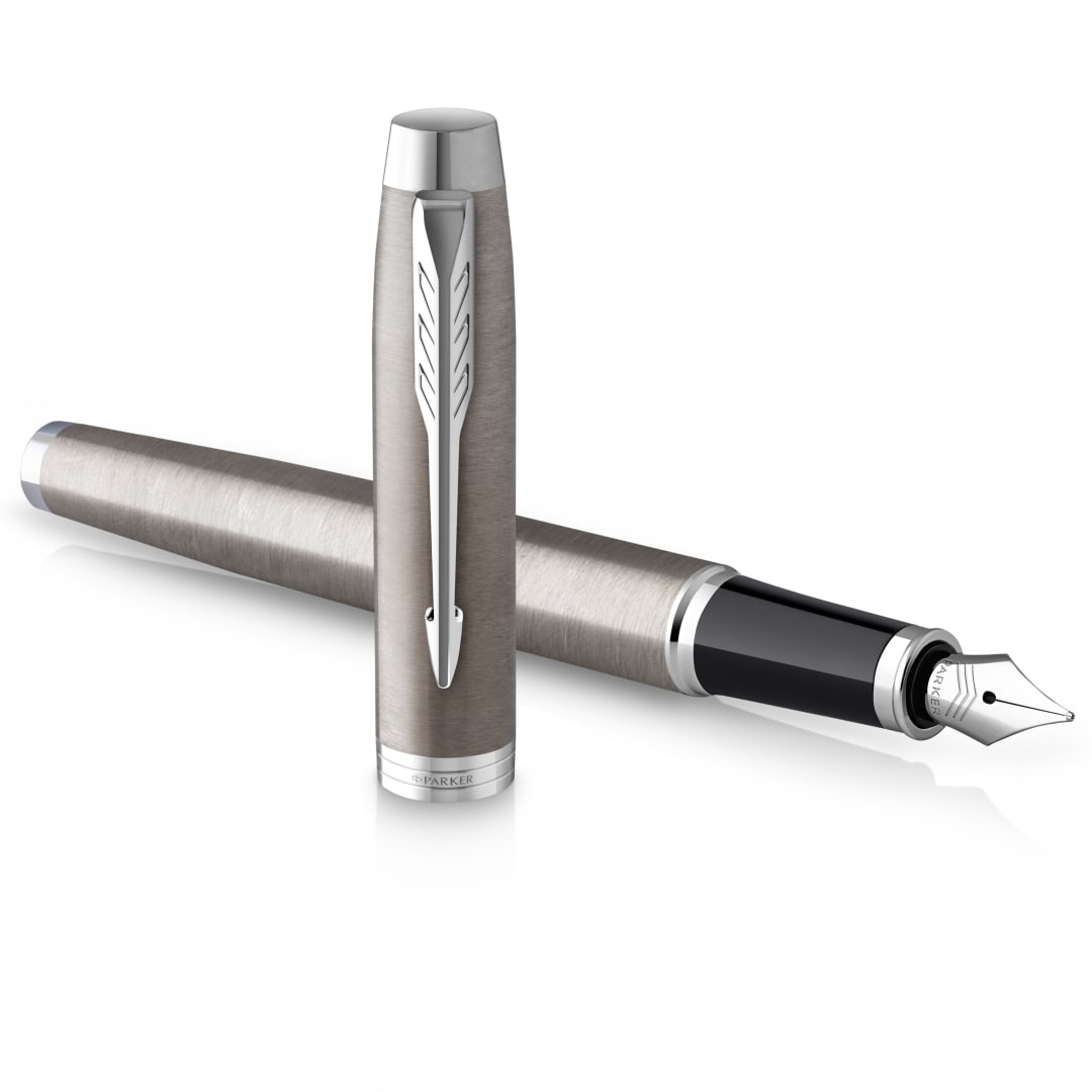 Parker IM Pluma estilográfica | acero inoxidable con detalles cromados | punta fina con tinta azule | caja para regalo