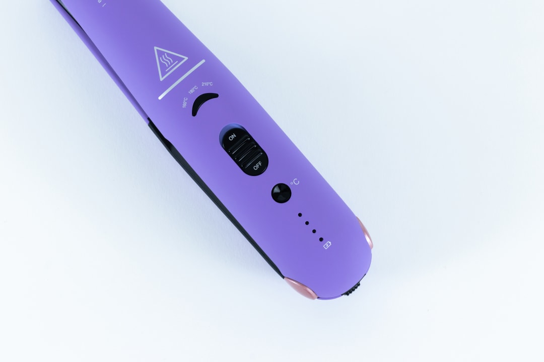 LIBERATE CORDLESS COMPACT Hair Straightener - Purple colour