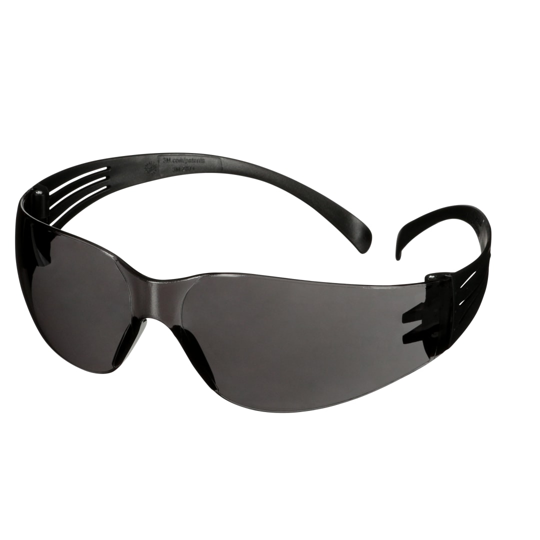 Óculos de Segurança 3M™ SecureFit™ Série 100 SF102AF-BLK – Haste Preta, Lente Cinza Antiembaçante/Antirrisco, 20 unidades/caixa