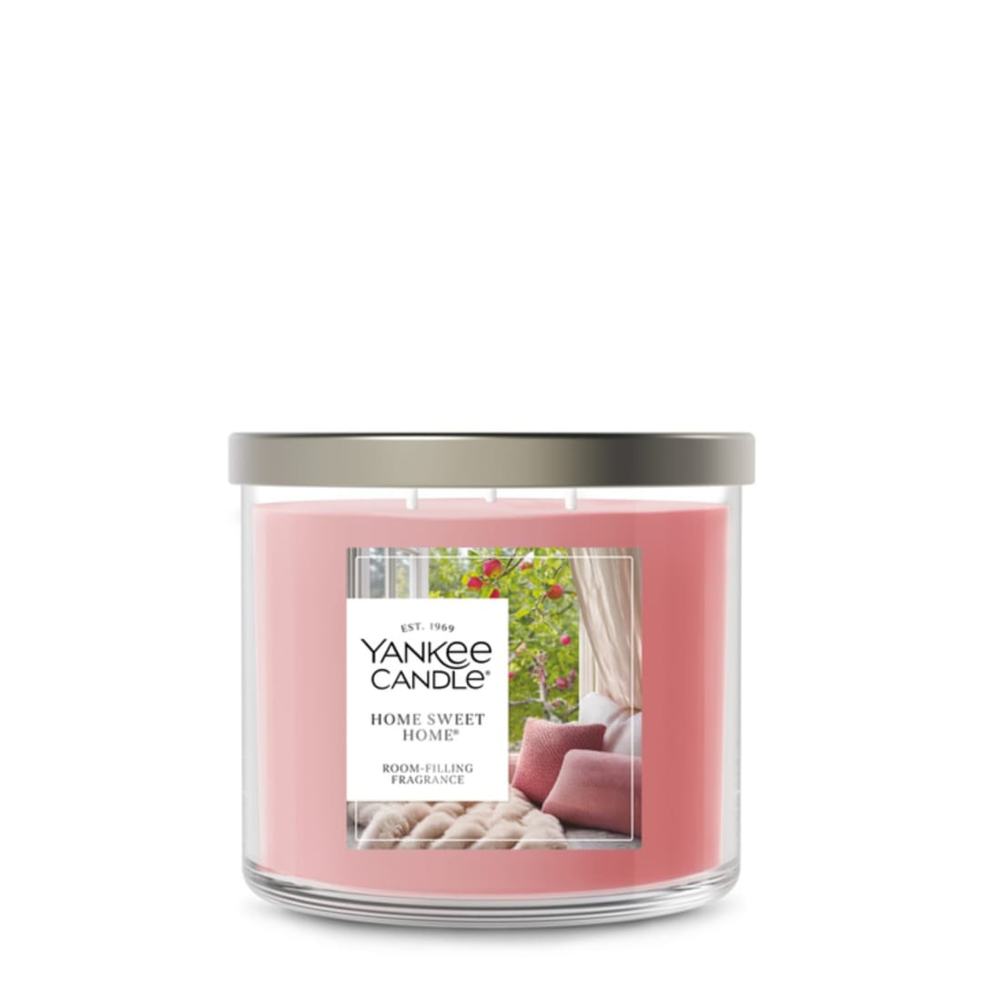 Yankee Candle 3 Wick Candle Jar, Scented Candle with up to 40 Hours of Burn Time, Premium Plant Wax Blend for Consistent Long Lasting Scent from First to Last Burn, Home Sweet Home