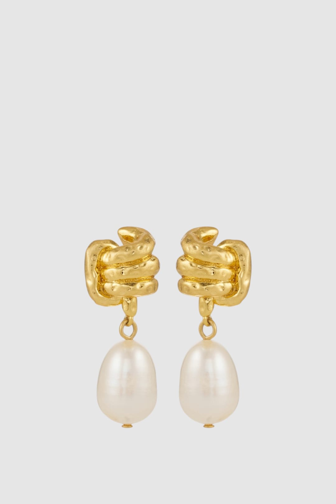Vera Pearl Earrings