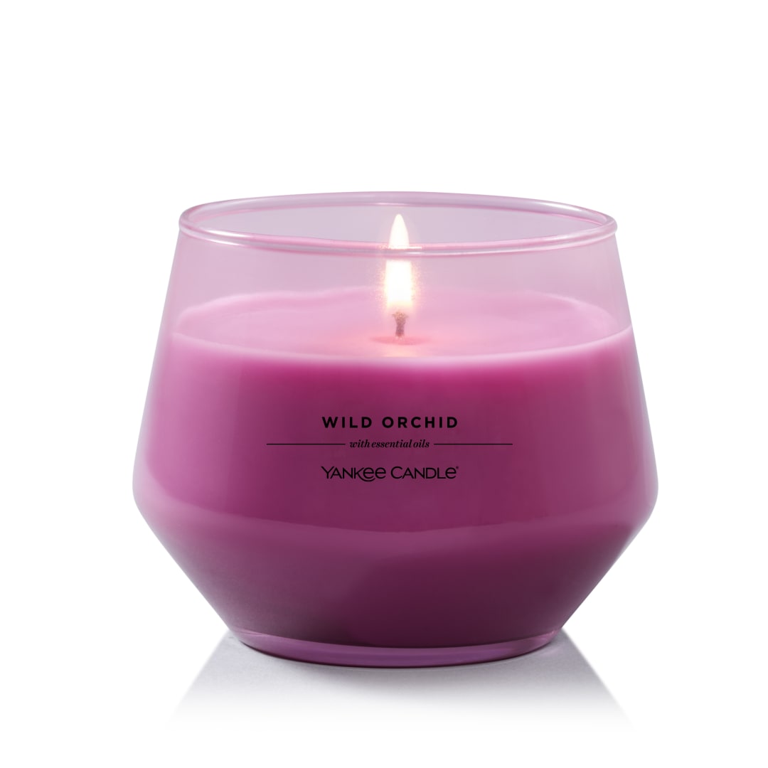 Yankee Candle Studio Vela perfumada | Vela mediana Wild Orchid | Velas de larga duración: 40-65 horas | Elegante diseño en recipiente de cristal | Regalos perfectos para mujeres