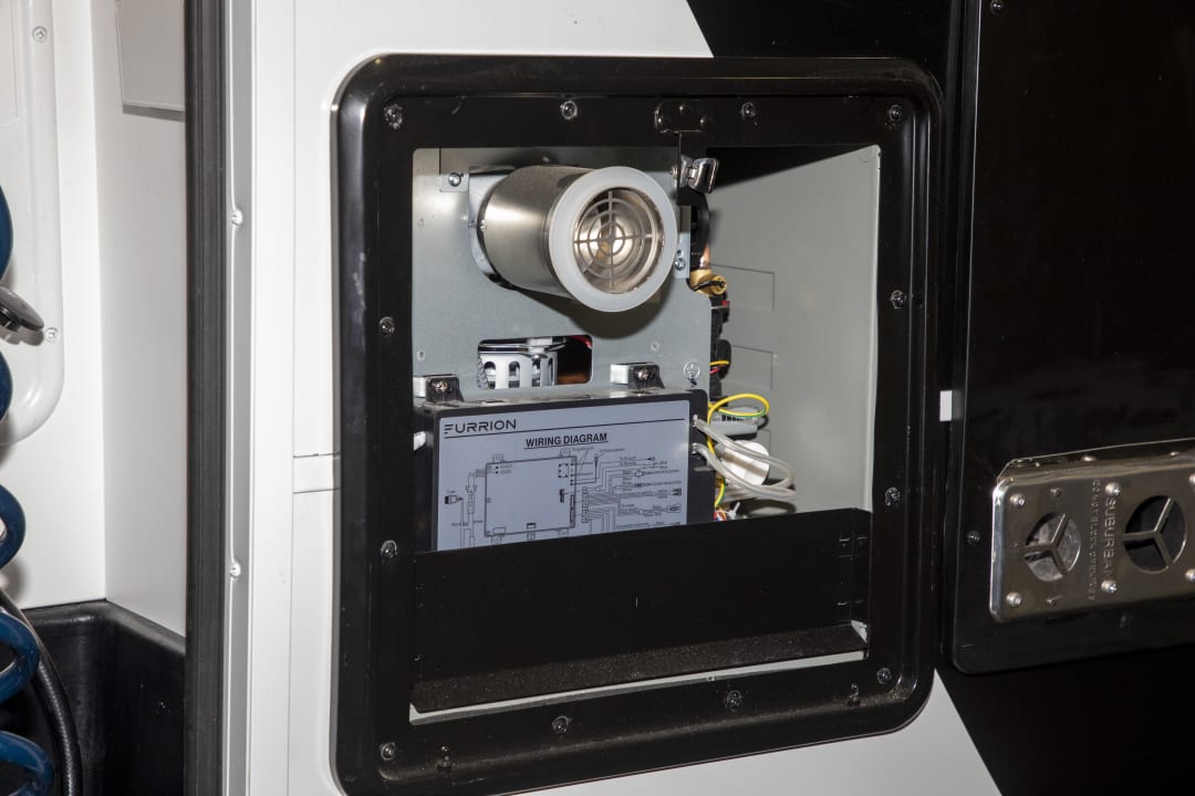 Furrion WATER HEATER-TANKLESS "ON DEMAND" W/WALL CONTROLLER, 2.4 GAL/MIN,GAS,ANTI-FREEZE #FWH09AFA
