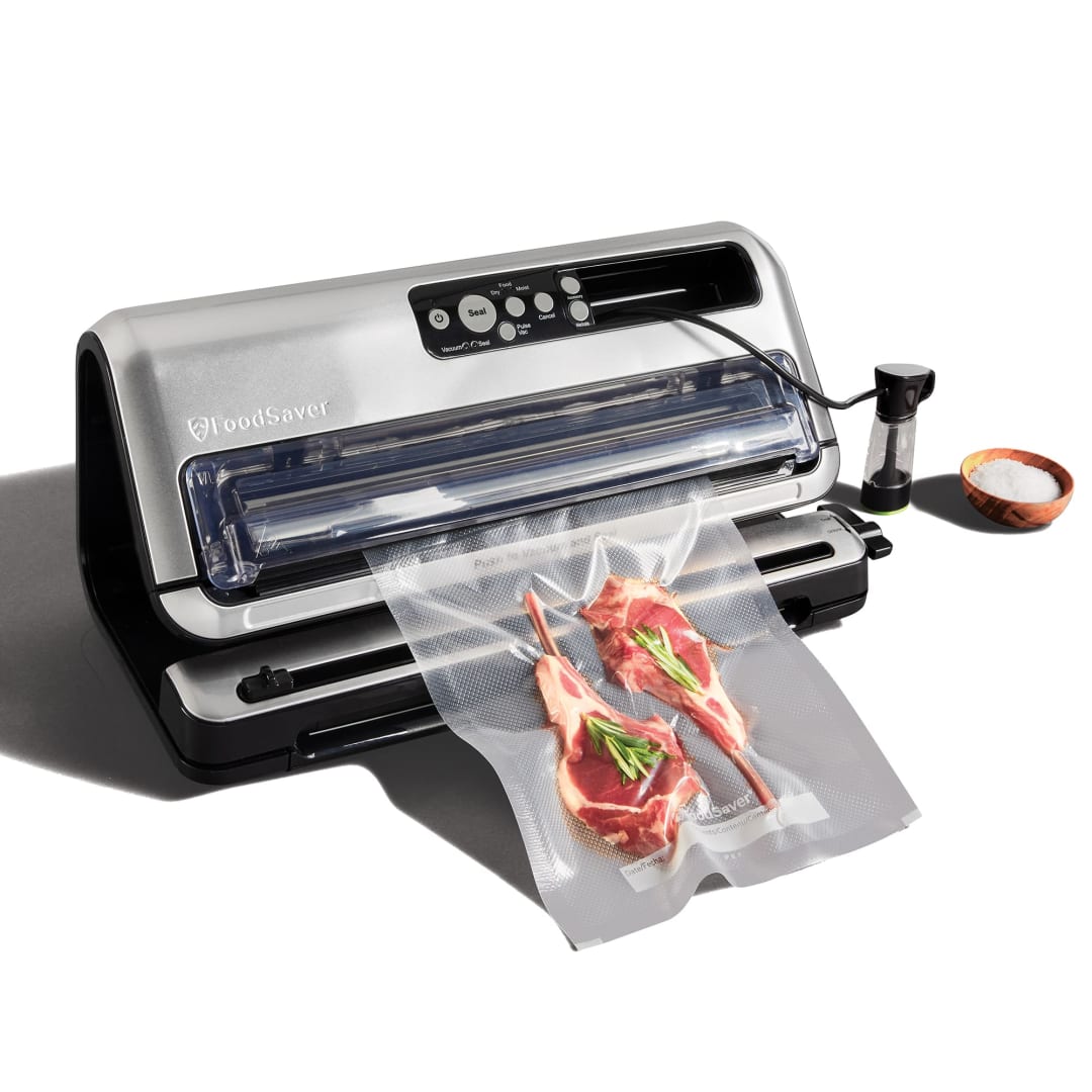 FoodSaver® FM5460 Food Preservation System, 2-in-1 Automatic Vacuum Sealing Machine with Starter Kit