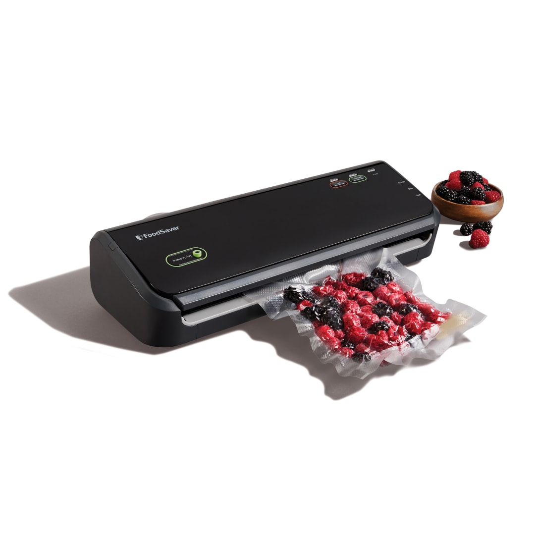 FoodSaver FM2000 Vacuum Sealing Machine with Assorted Vacuum Seal Bags and Rolls, Black