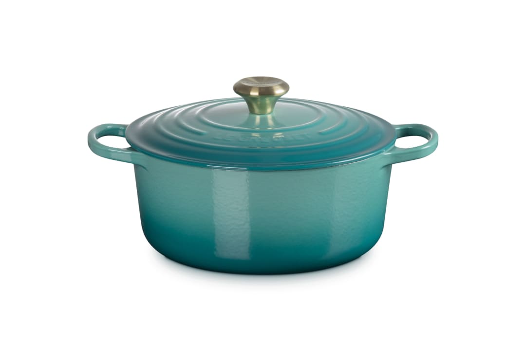 Signature Round Dutch Oven, 5.5 qt. - Bleu Riviera