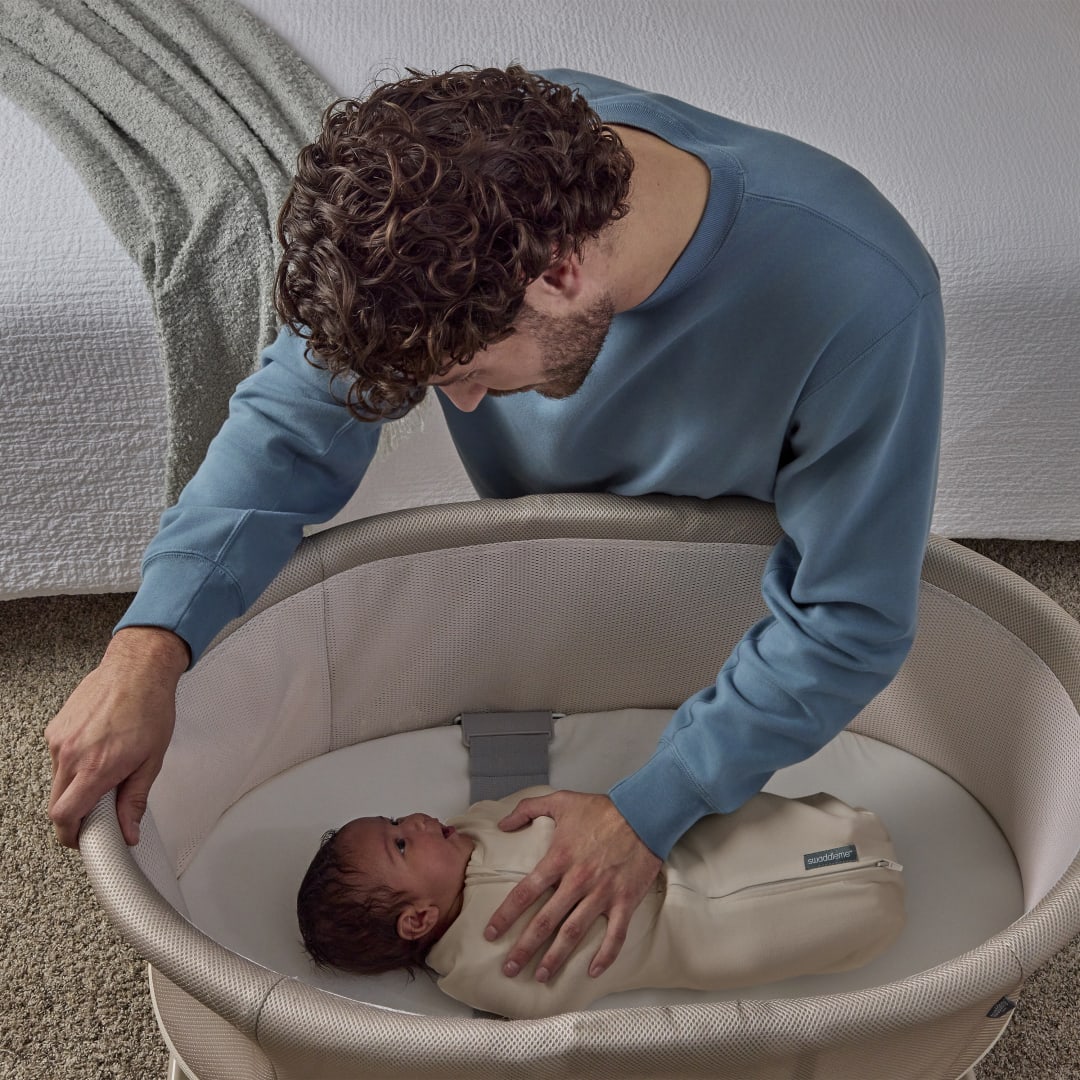 SM SNOOZE STOW EASY FOLD BASSINET SAND
