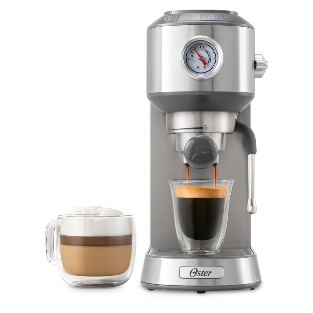 Oster® Cafetera Compacta, para Espresso y Cappuccino, Bomba Italiana 15 Bares, Accesorios Profesionales, Plateada, BVSTEM7200