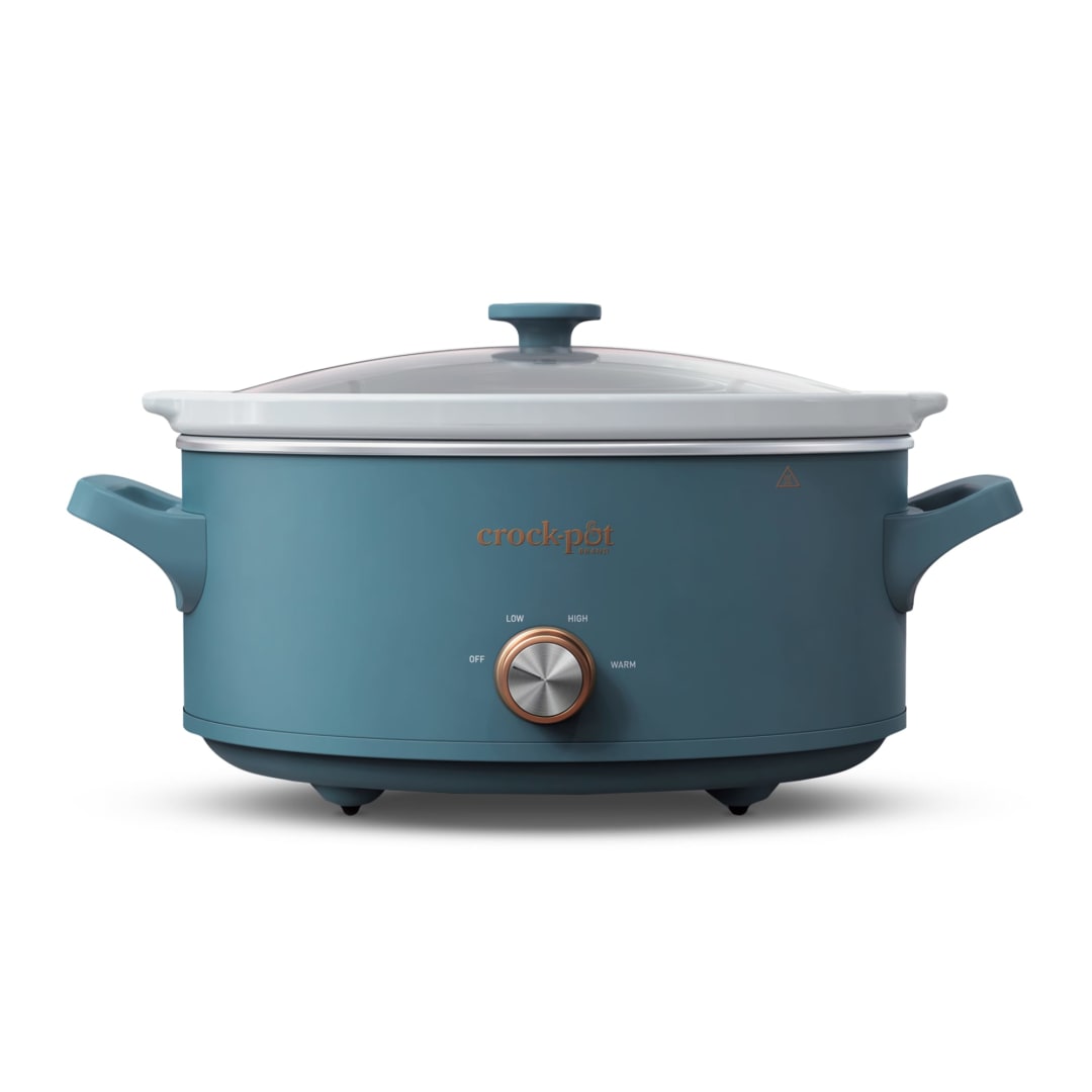 Crock-Pot 7 Quart Manual Slow Cooker with 3 Heat Settings, Large Slow Cooker with Dishwasher Safe Stoneware Pot, Denim