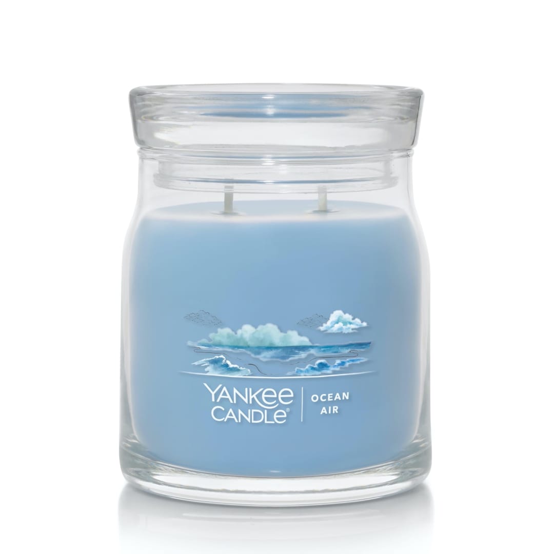Yankee Candle® Ocean Air Signature Medium Jar Candle