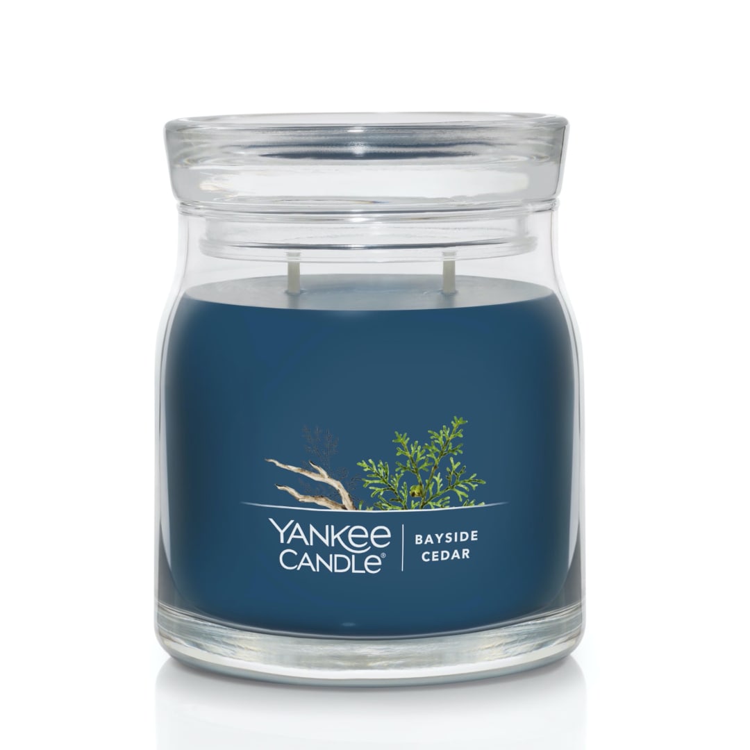 Yankee Candle® Bayside Cedar Signature Medium Jar Candle