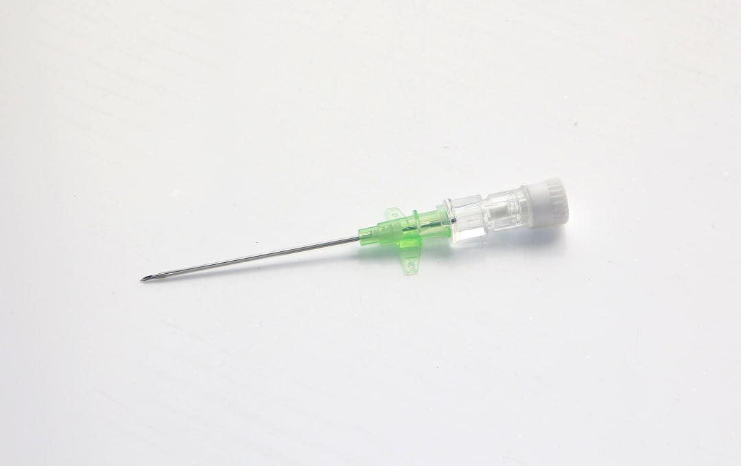 Winged IV Catheter, Green, 18G x 32mm, Sterile